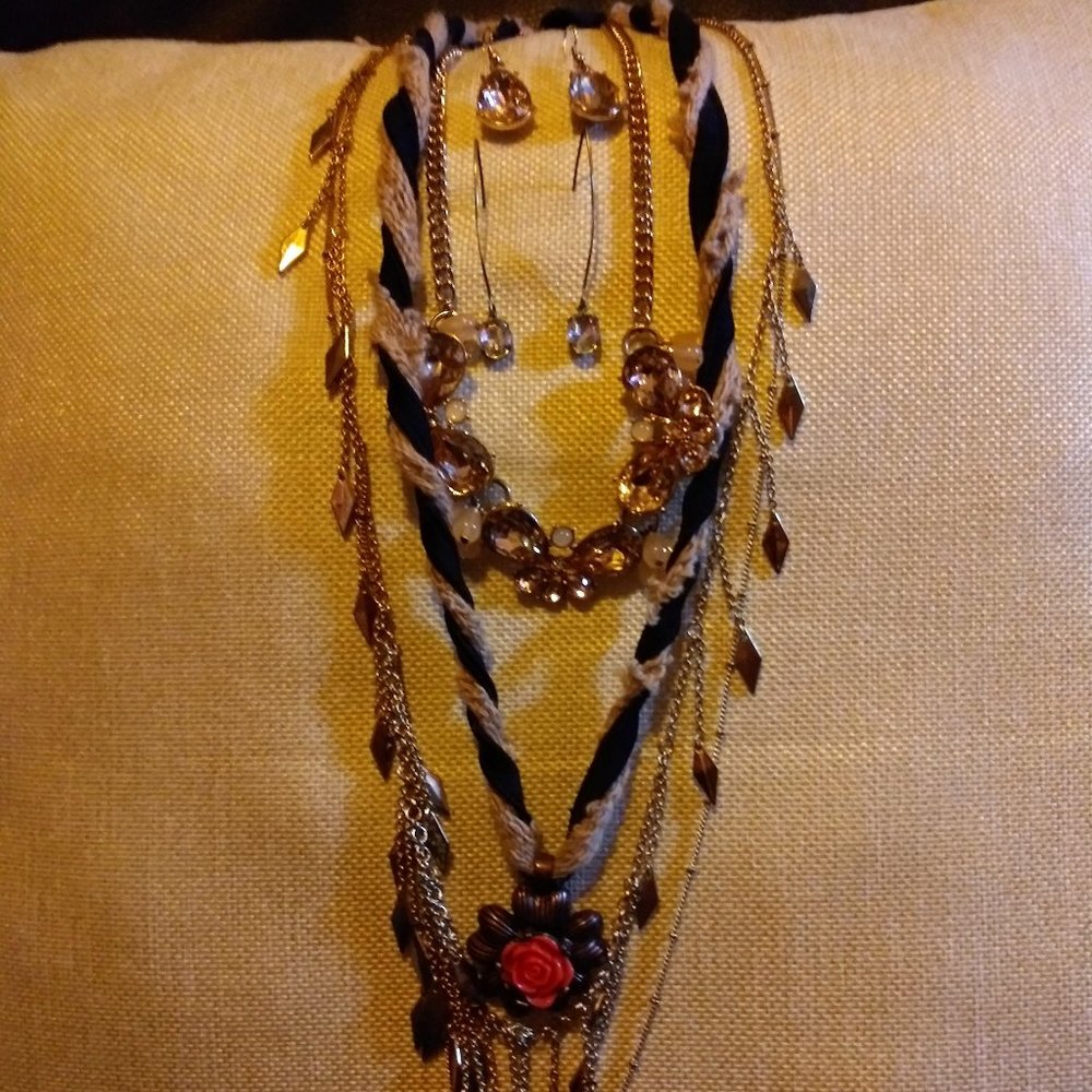 'Titivating Tinsel' Jewelry Combos